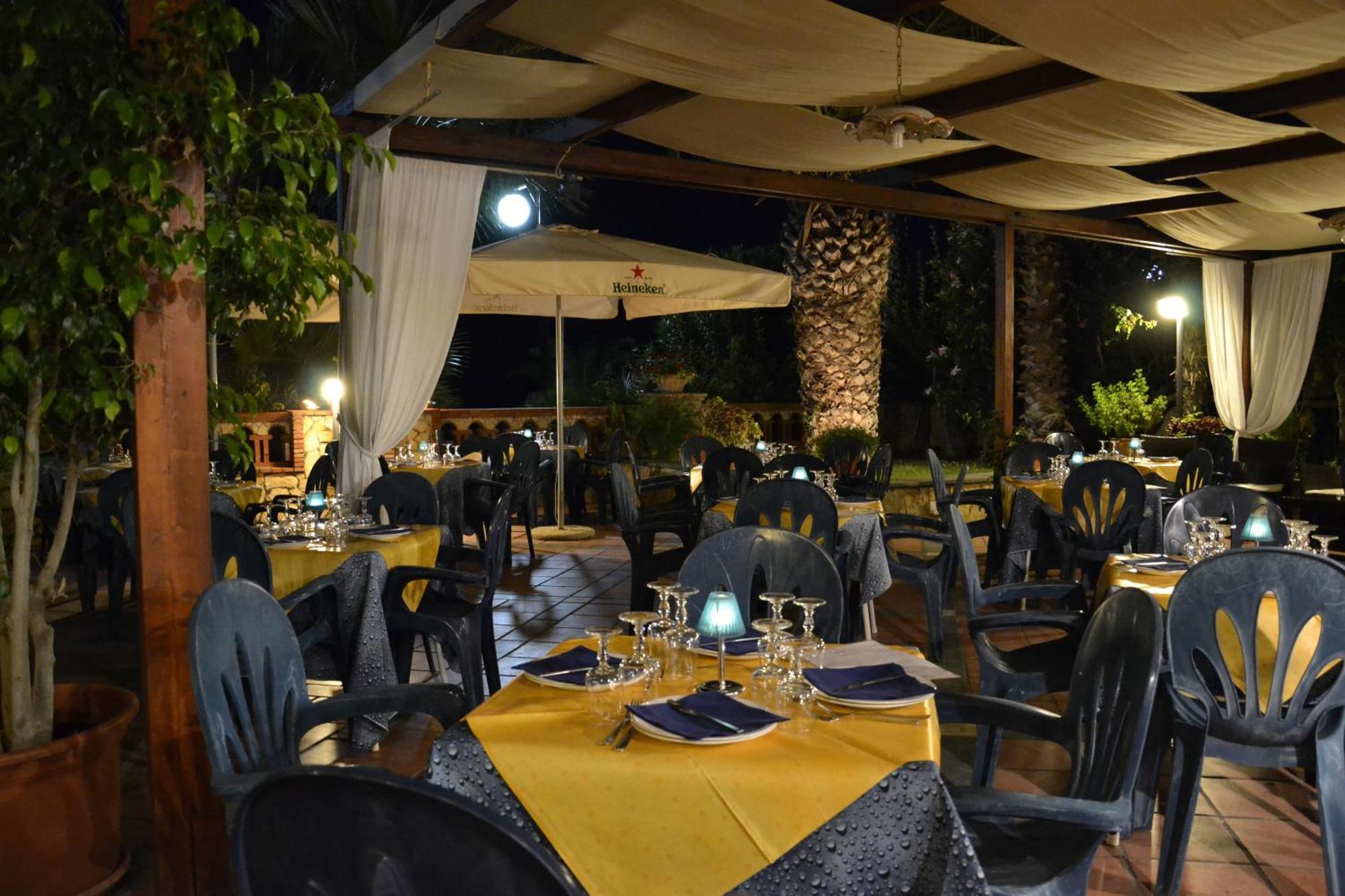 Hotel Solemar Sant'Alessio Siculo Exterior photo