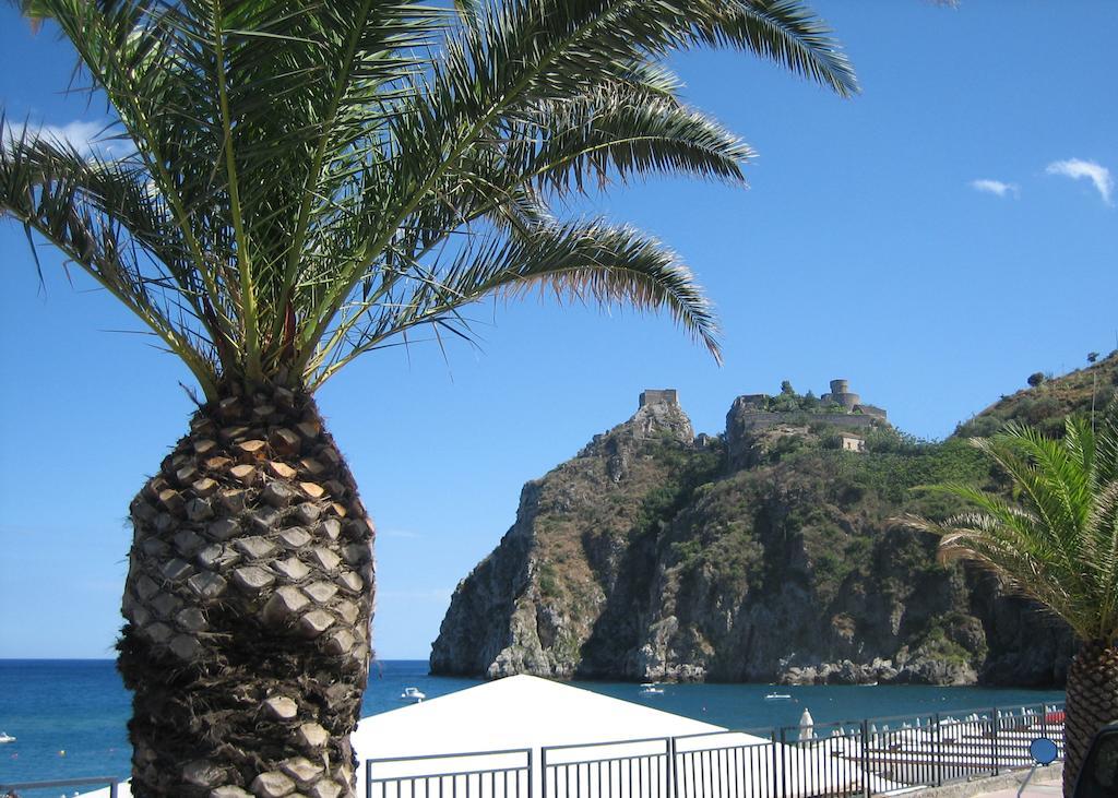 Hotel Solemar Sant'Alessio Siculo Exterior photo